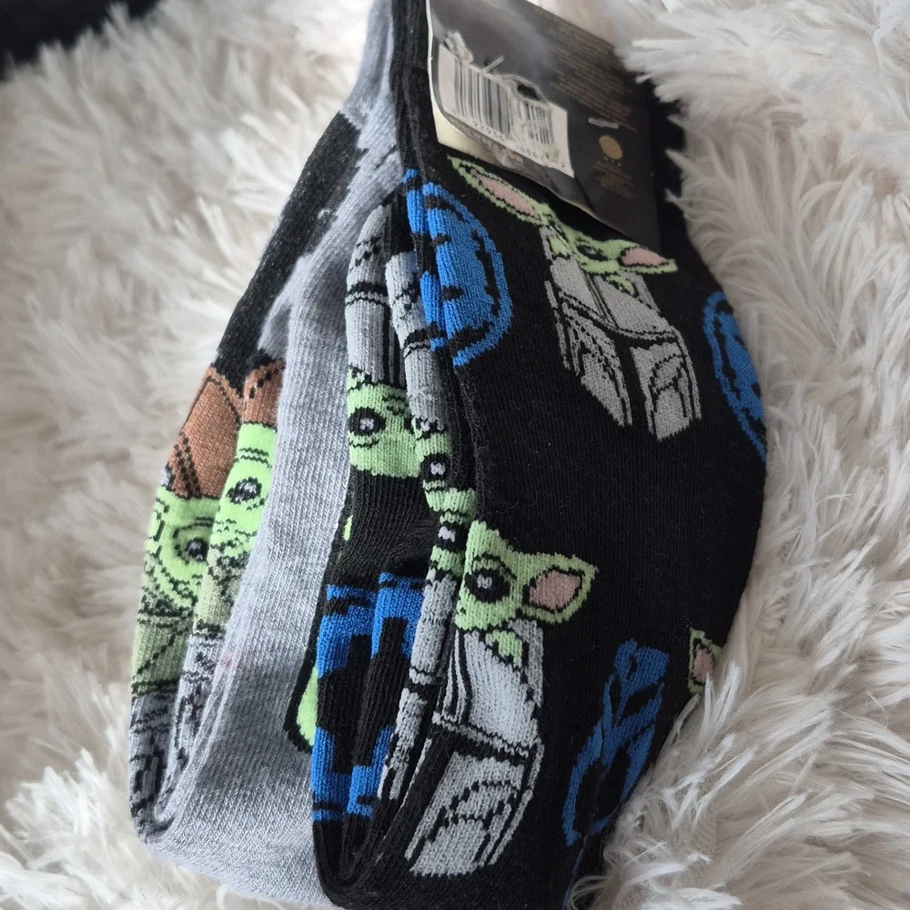 2 Pair Disney Star Wars Mandalorian Unisex Socks Sz 6-12 NEW